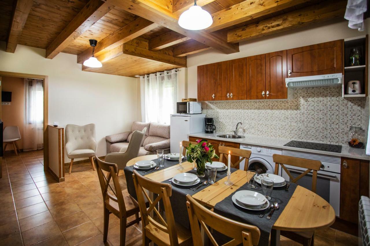 El Campo Mateo Apartamentos Onís エクステリア 写真
