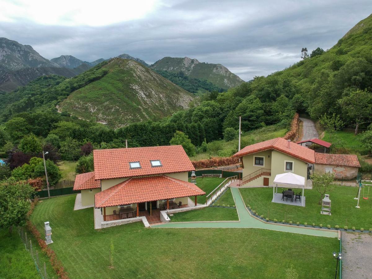 El Campo Mateo Apartamentos Onís エクステリア 写真